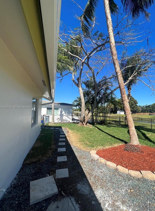 Building Photo - 19420 Carolina Cir