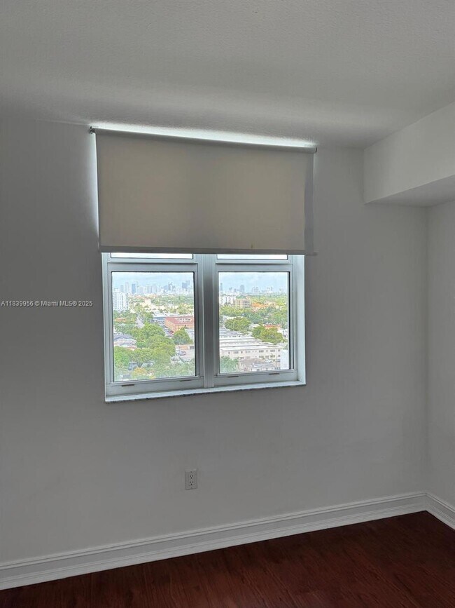 Building Photo - 117 NW 42nd Ave