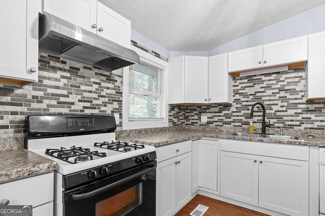 Building Photo - 5136 Rock Glen Dr
