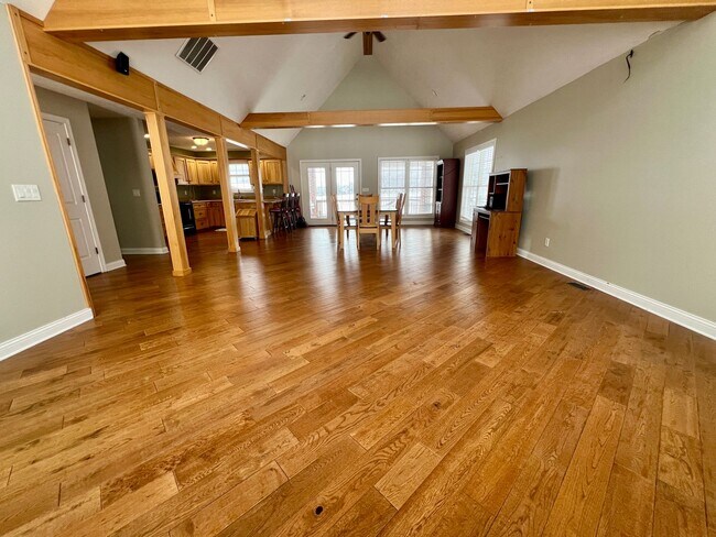 Building Photo - Gorgeous brick home with room to roam!