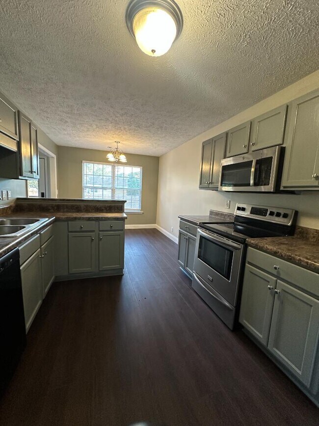 Building Photo - 1171 Catawba Way