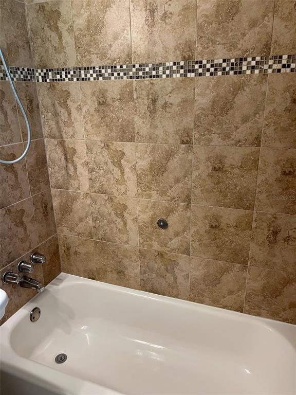 Building Photo - 122 NE 37th Terrace