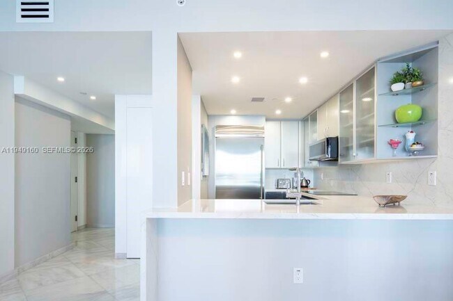 Building Photo - 540 West Ave