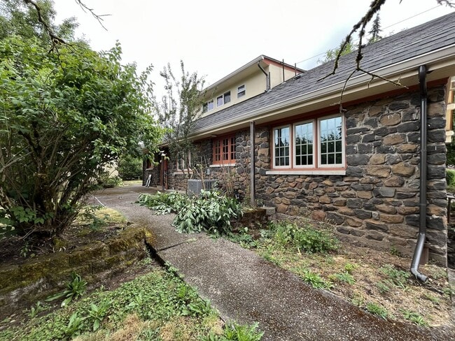 Building Photo - Charming Cottage Home with Timeless Character, Hardwood Floors, Flexible Living Spaces, and Expan...