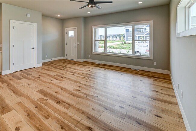 Building Photo - 4863 Lacy Rd