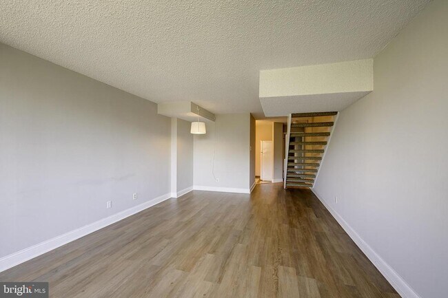 Building Photo - 1245 13th St NW