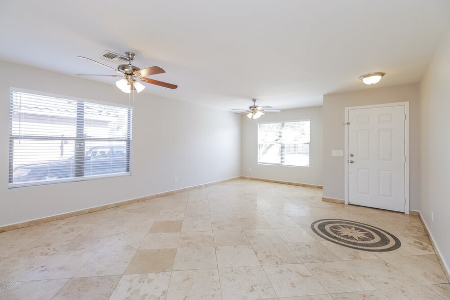 Building Photo - 4630 N 91st Dr