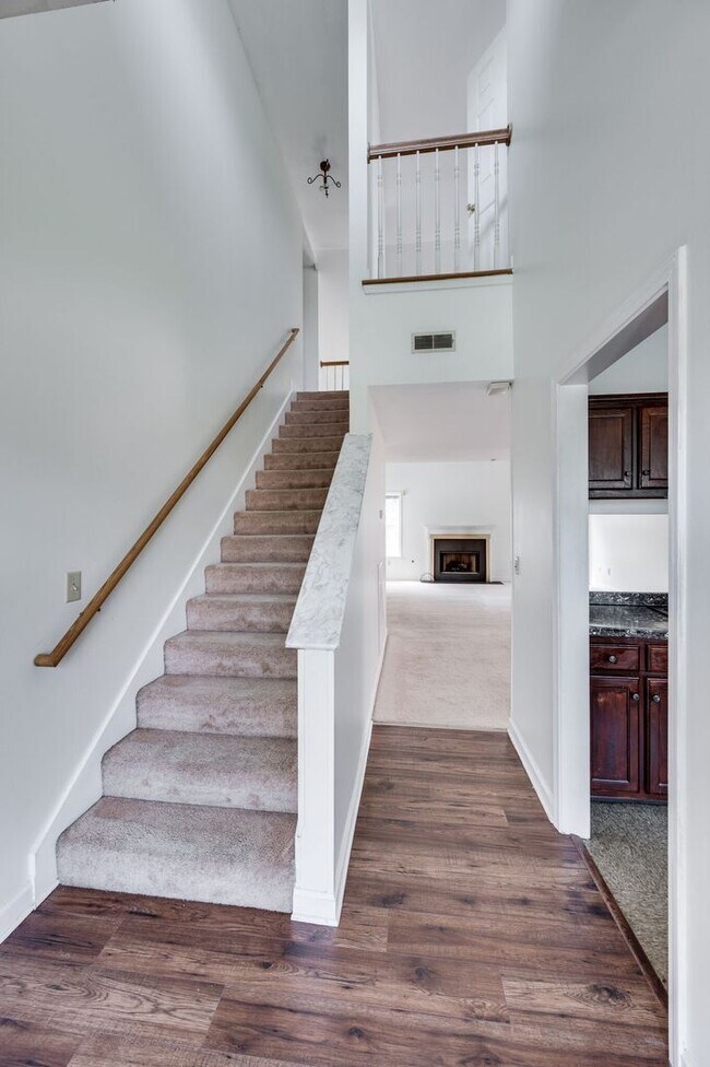 Building Photo - Great 3 bed 2 bath Home in Bellevue!