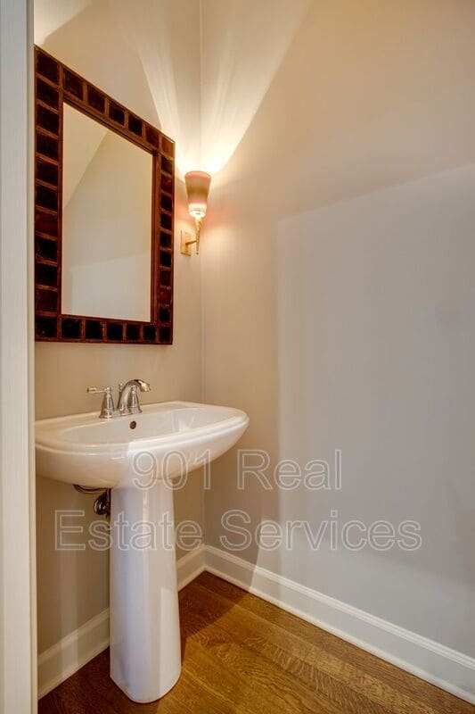 Building Photo - 1018 Harbor Bend Cir