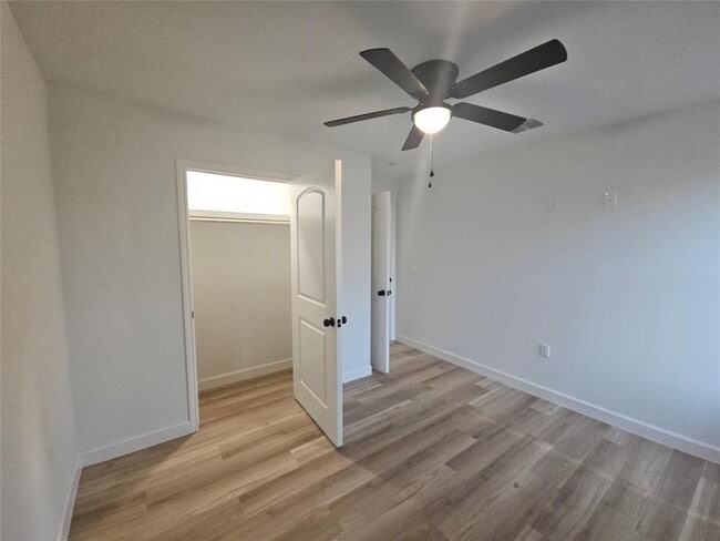 Building Photo - 810 Mora St