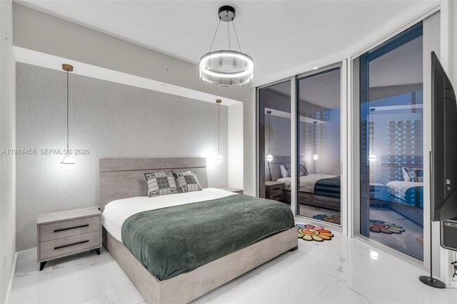 Building Photo - 851 NE 1st Ave