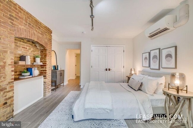 Building Photo - 905 M St NW