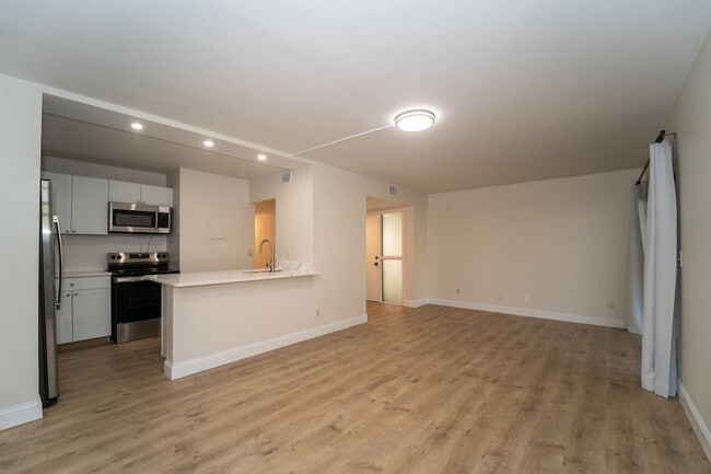 Building Photo - 21 Cristina Ct