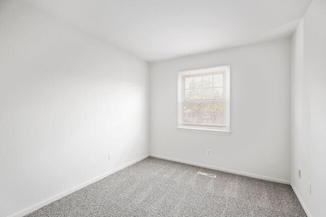 Building Photo - 307 Ellery Ct