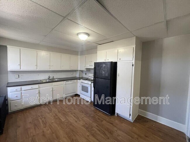 Building Photo - 631 Roosevelt Ave