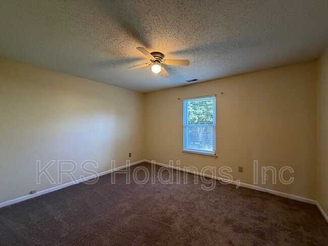 Building Photo - 1620 Boles Pl