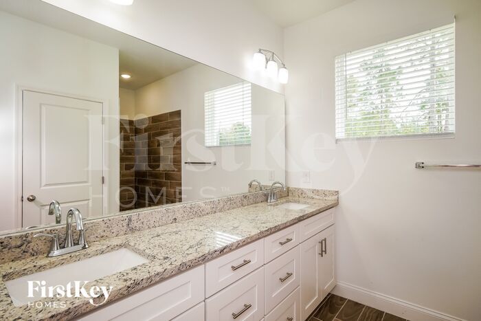 Building Photo - 201 Spoonbill Ln