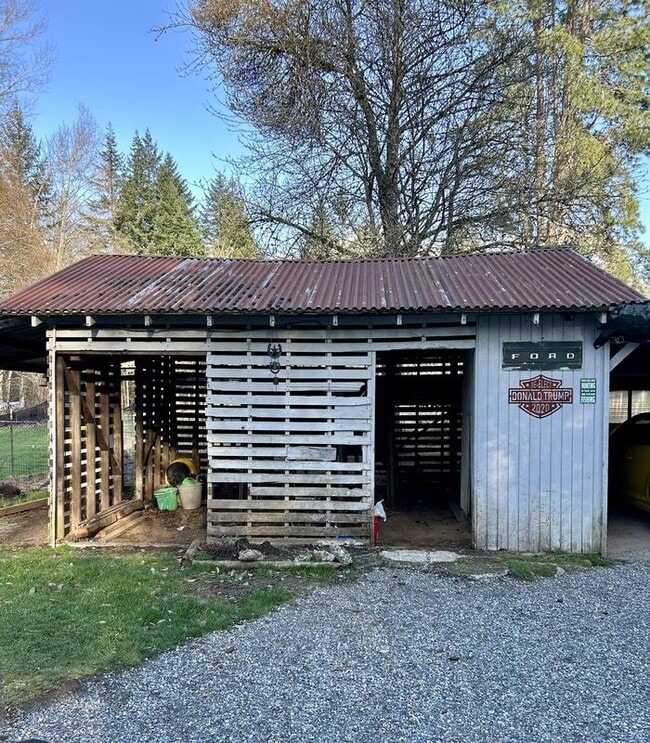 Building Photo - 9022 Valley View Rd