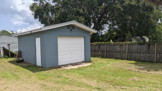 Building Photo - 367 Beehive Dr