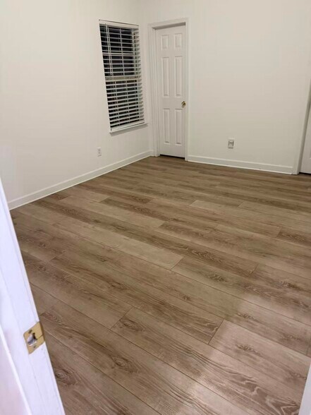 Building Photo - 1922 9th Street Dr SE