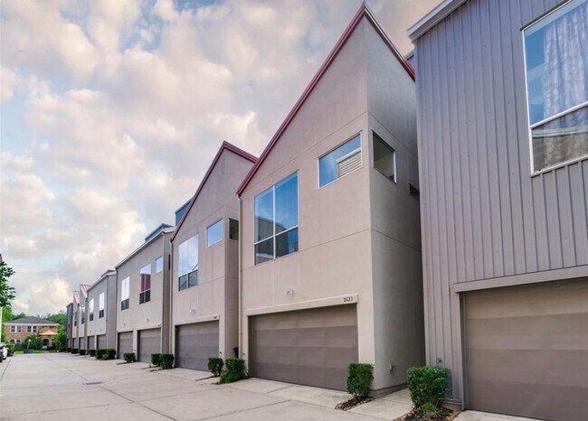 Building Photo - Immaculate 2-Story Urban Loft Townhome wit...