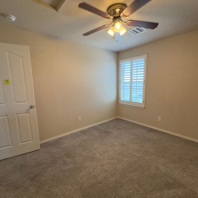 Building Photo - 4 Bedrooms, 3 Baths, a Pool, and Solar Panels!