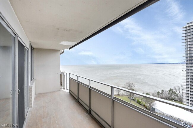 Building Photo - 12900 Lake Ave