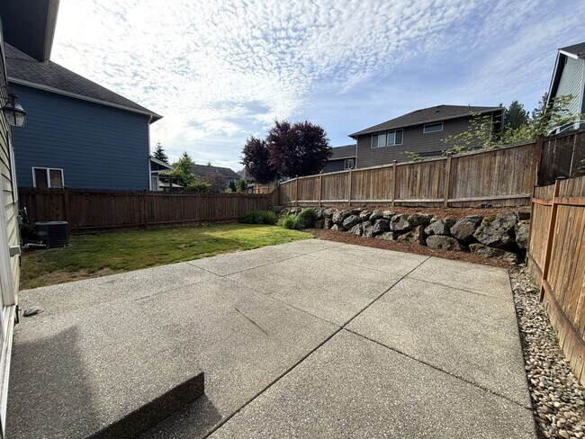 Building Photo - Spacious 4-Bedroom Home Near Lake Stevens in Desirable Noble Court