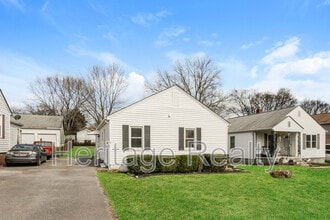 Building Photo - 921 Shamrock Ave