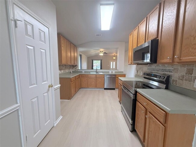 Building Photo - 102 Wren Cove