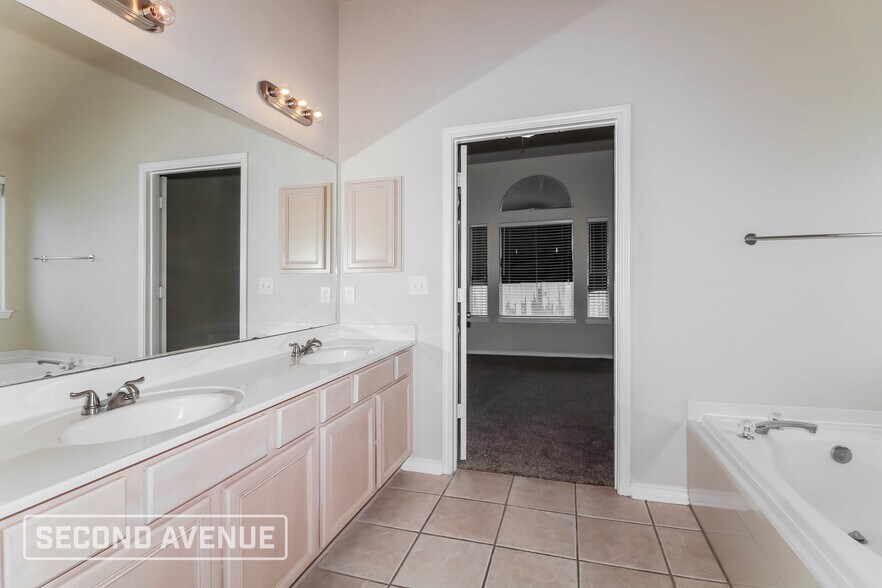 Building Photo - 7118 Citrus Valley Dr