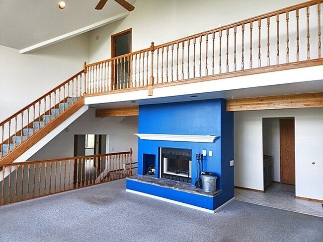 Building Photo - Private Pinebrook Estates Home