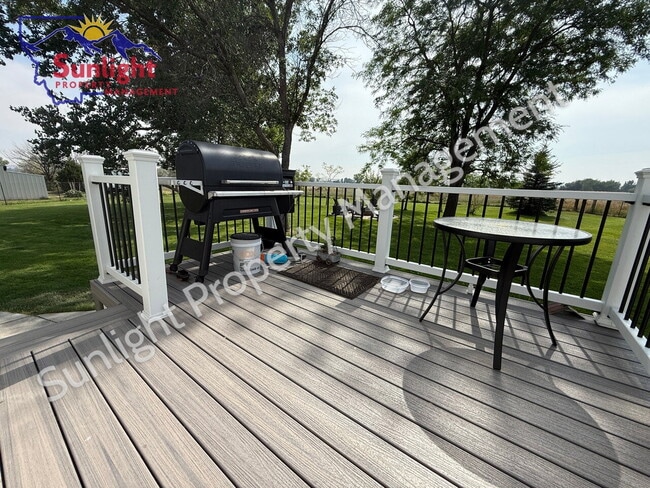 Building Photo - 15 Applewood Dr