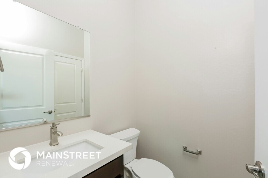 Building Photo - 2000 N 36th St