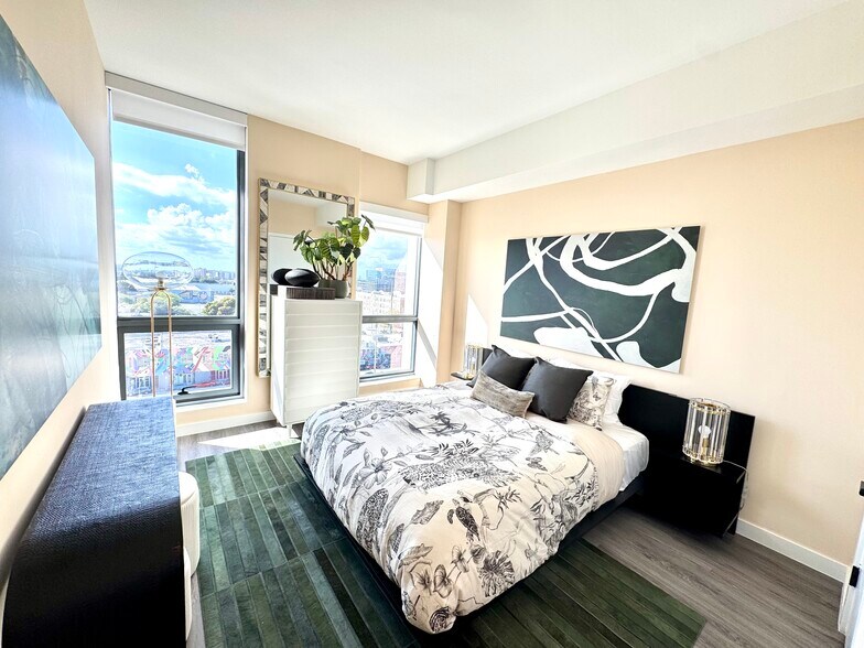 Building Photo - 1940 NW 2nd Ct