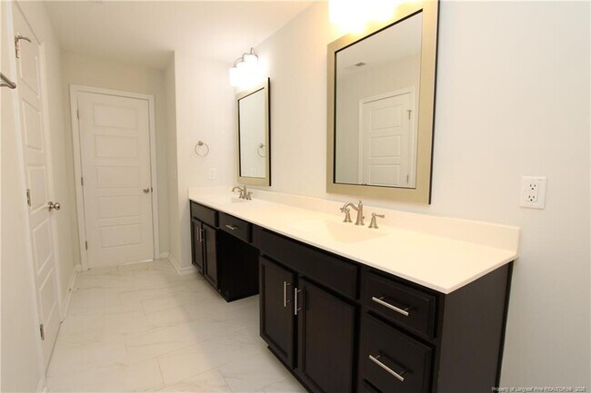 Building Photo - 1245 Russet Ln