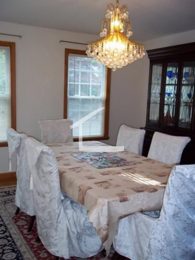 Building Photo - Single-Family House, High-End Appliances, Garage Parking, Central Heat/AC