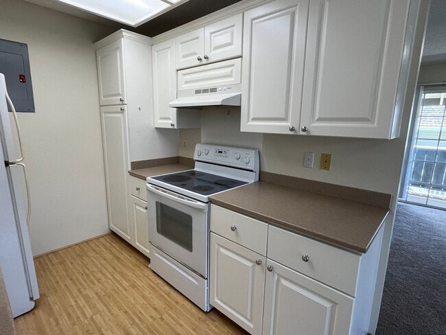 Building Photo - 94-1351 Kulewa Loop #17s