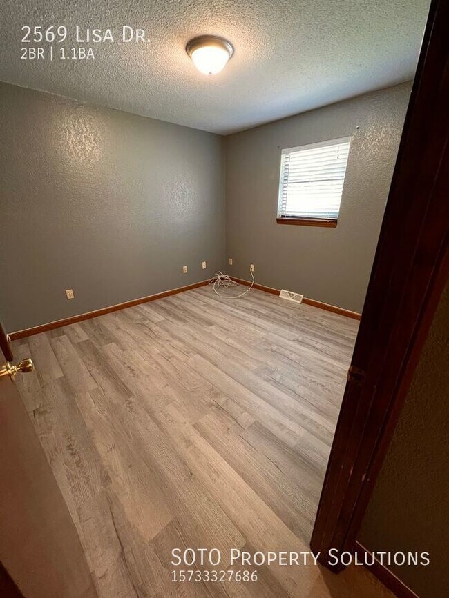Building Photo - 2BD/1.5 BA Duplex off of Lexington