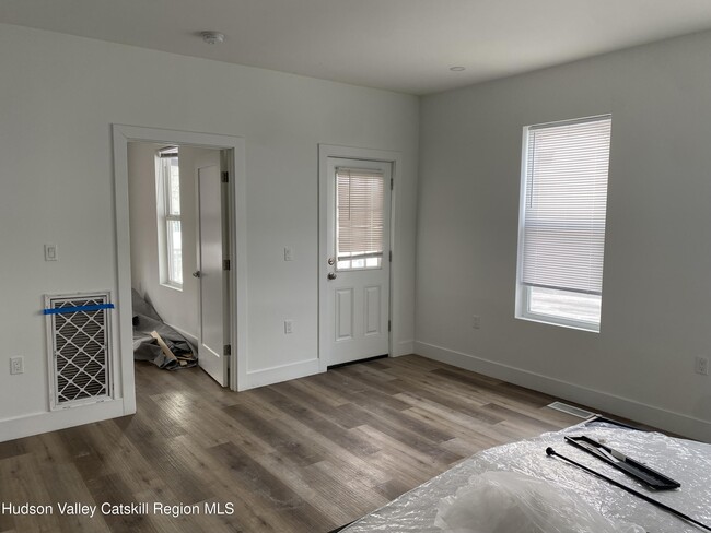 Building Photo - 520 Delaware Ave