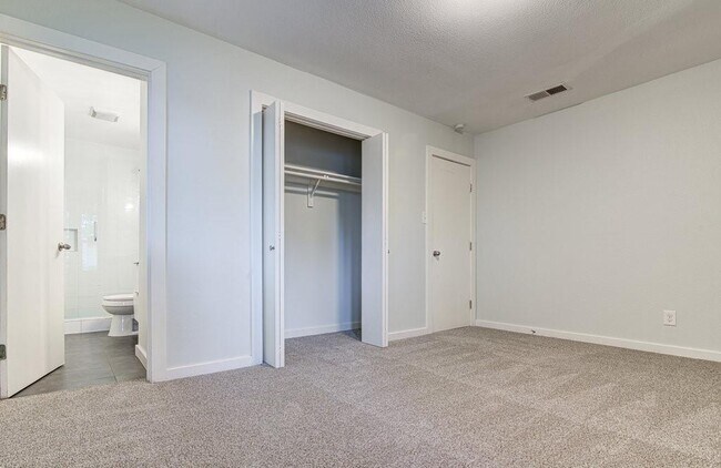 Building Photo - 3501 Rockhurst Ln