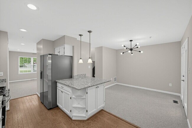 Building Photo - 7108 Meadow Green Terrace