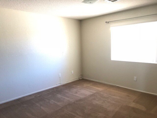 Building Photo - 4 BED.,2BA. IN  MOUNTAIN VIEW