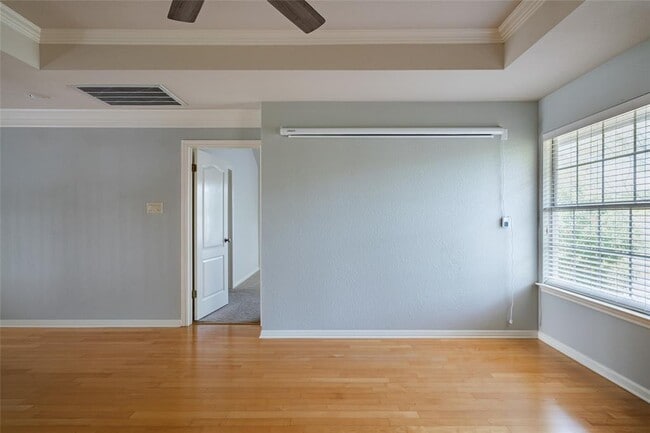 Building Photo - 10020 Lachlan Dr