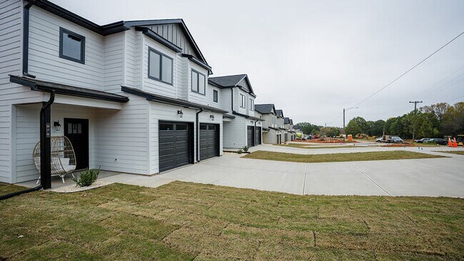 Building Photo - Brand-New Luxury 3BR Townhomes – First Mon...