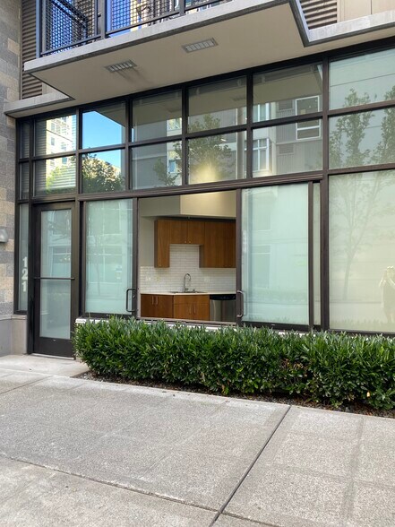 Building Photo - 81 Clay St