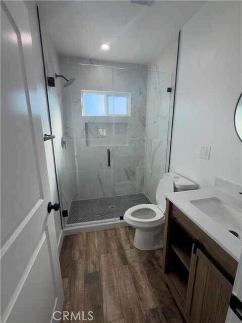 Building Photo - 521 W 78th St