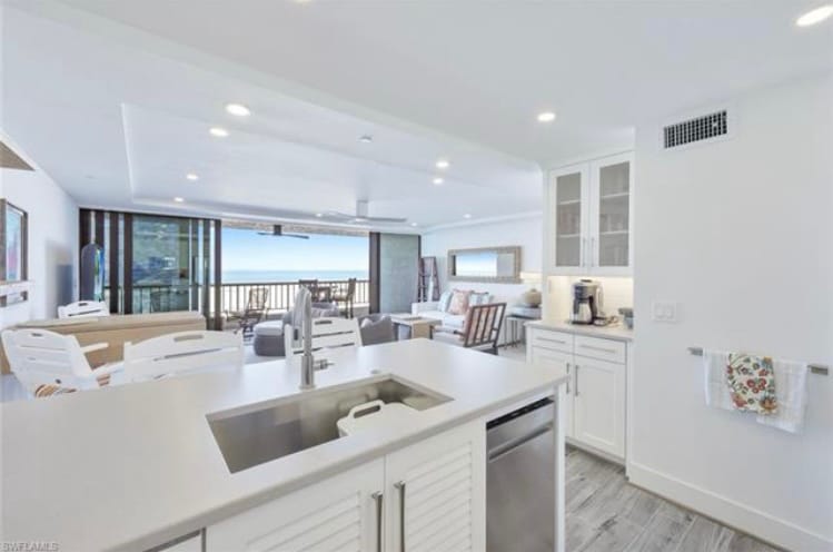 Building Photo - 100 N Collier Blvd