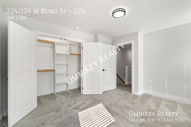 Building Photo - 224/226 W Bond St-224