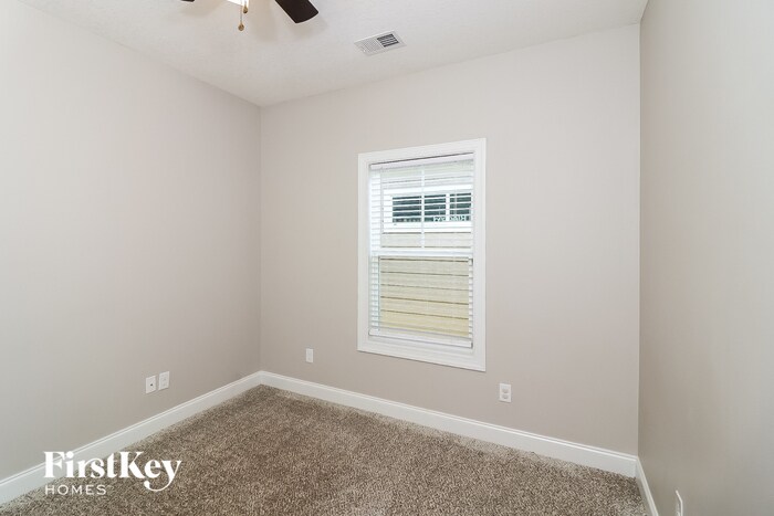 Building Photo - 31 Calloway Ln